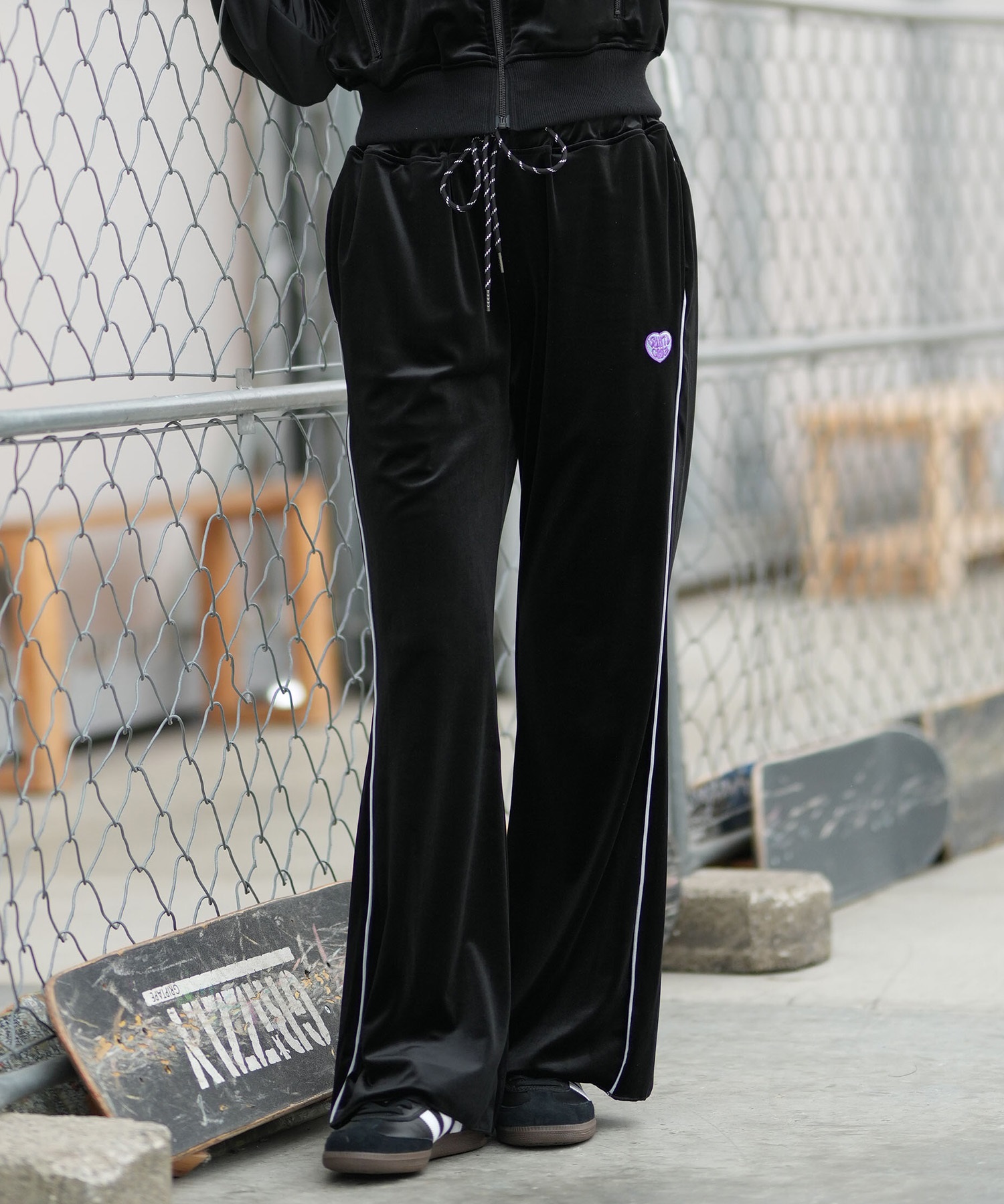 SANTACRUZ サンタクルーズ ロングパンツ レディース ベロア生地 セットアップ対応 502261531 ムラサキスポーツ限定(BLACK-M)