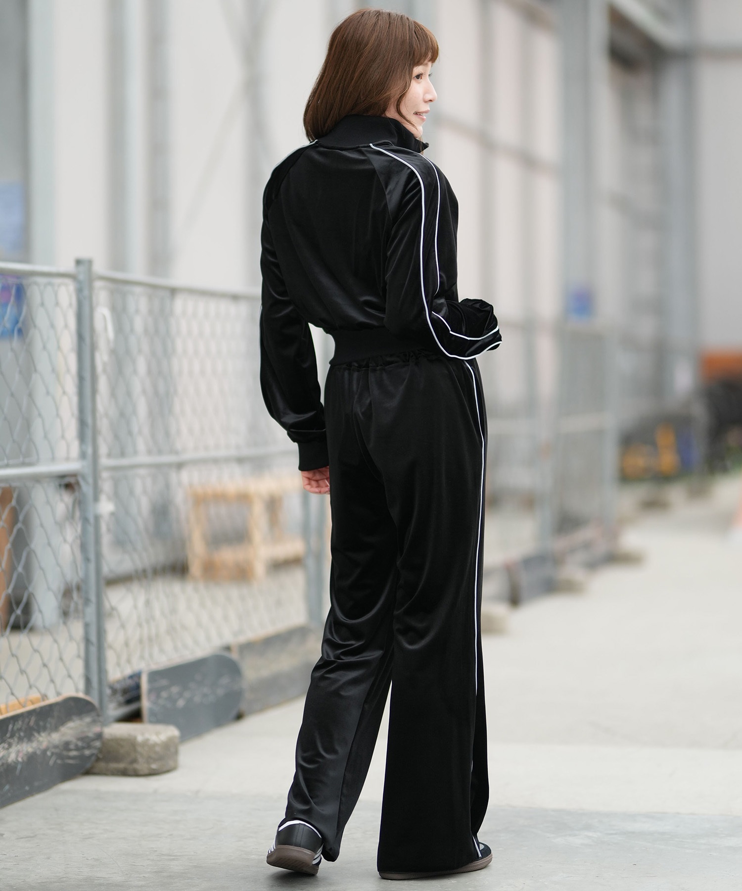 SANTACRUZ サンタクルーズ ロングパンツ レディース ベロア生地 セットアップ対応 502261531 ムラサキスポーツ限定(BLACK-M)