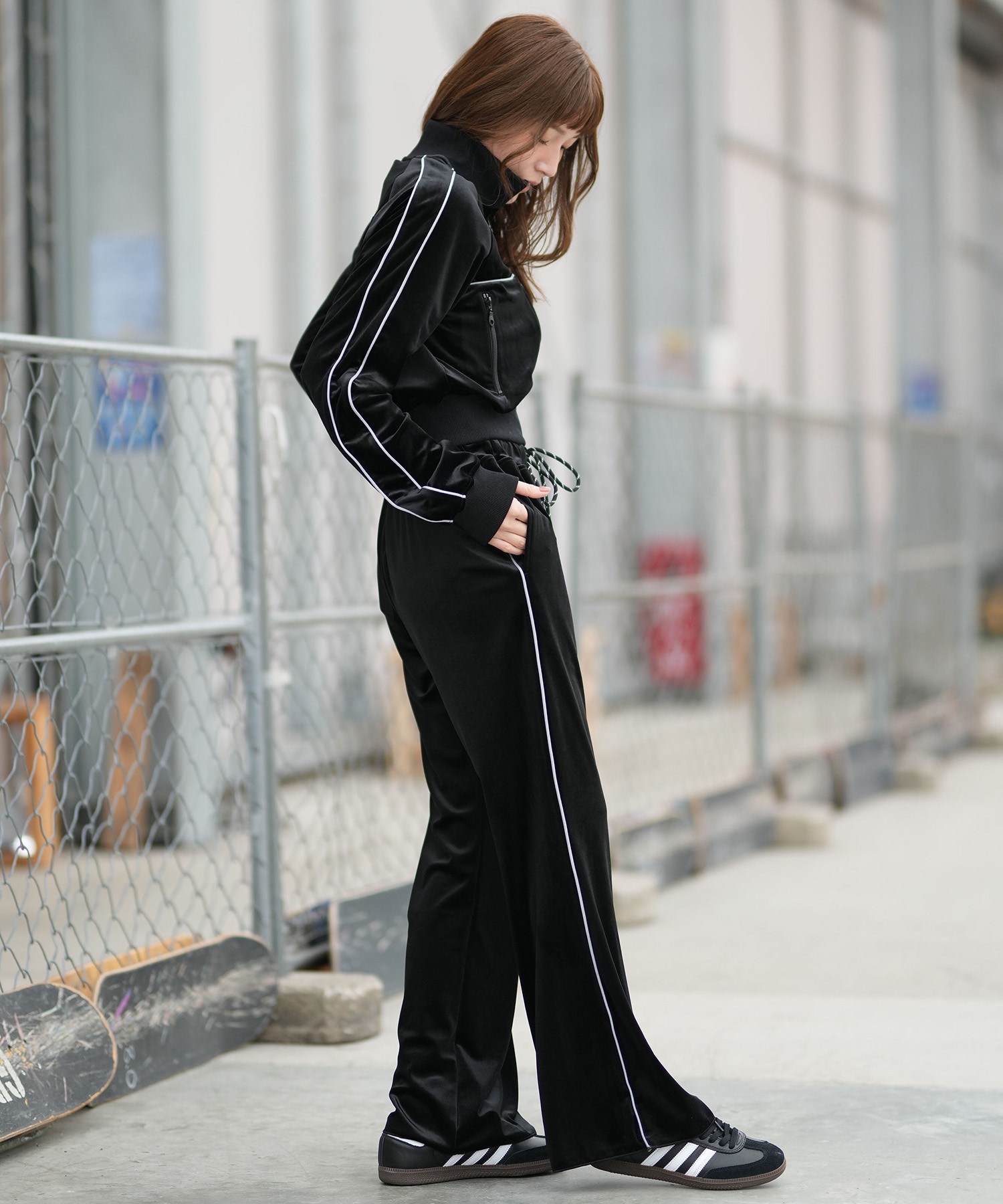 SANTACRUZ サンタクルーズ ロングパンツ レディース ベロア生地 セットアップ対応 502261531 ムラサキスポーツ限定(BLACK-M)