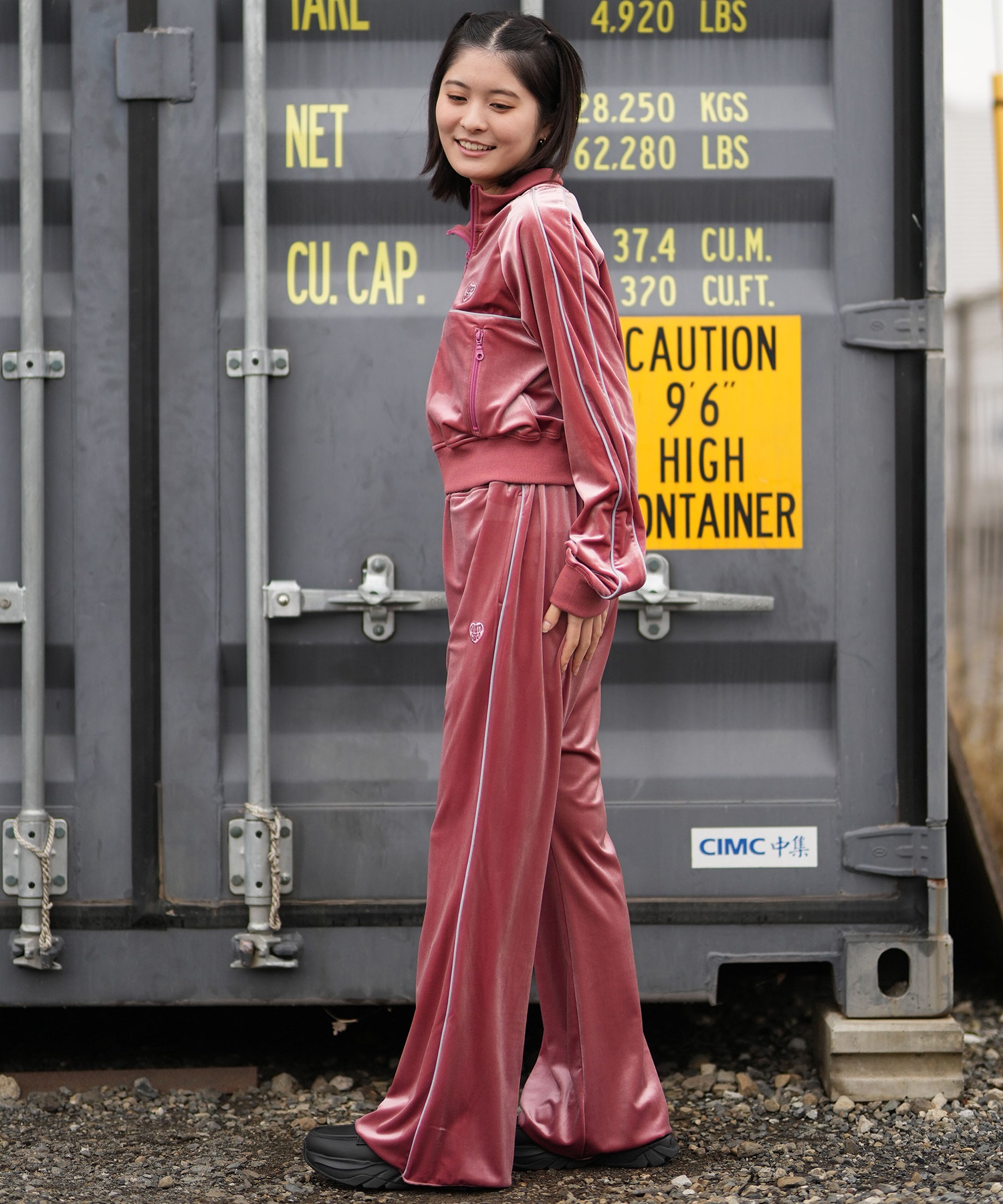 SANTACRUZ サンタクルーズ ロングパンツ レディース ベロア生地 セットアップ対応 502261531 ムラサキスポーツ限定(BLACK-M)