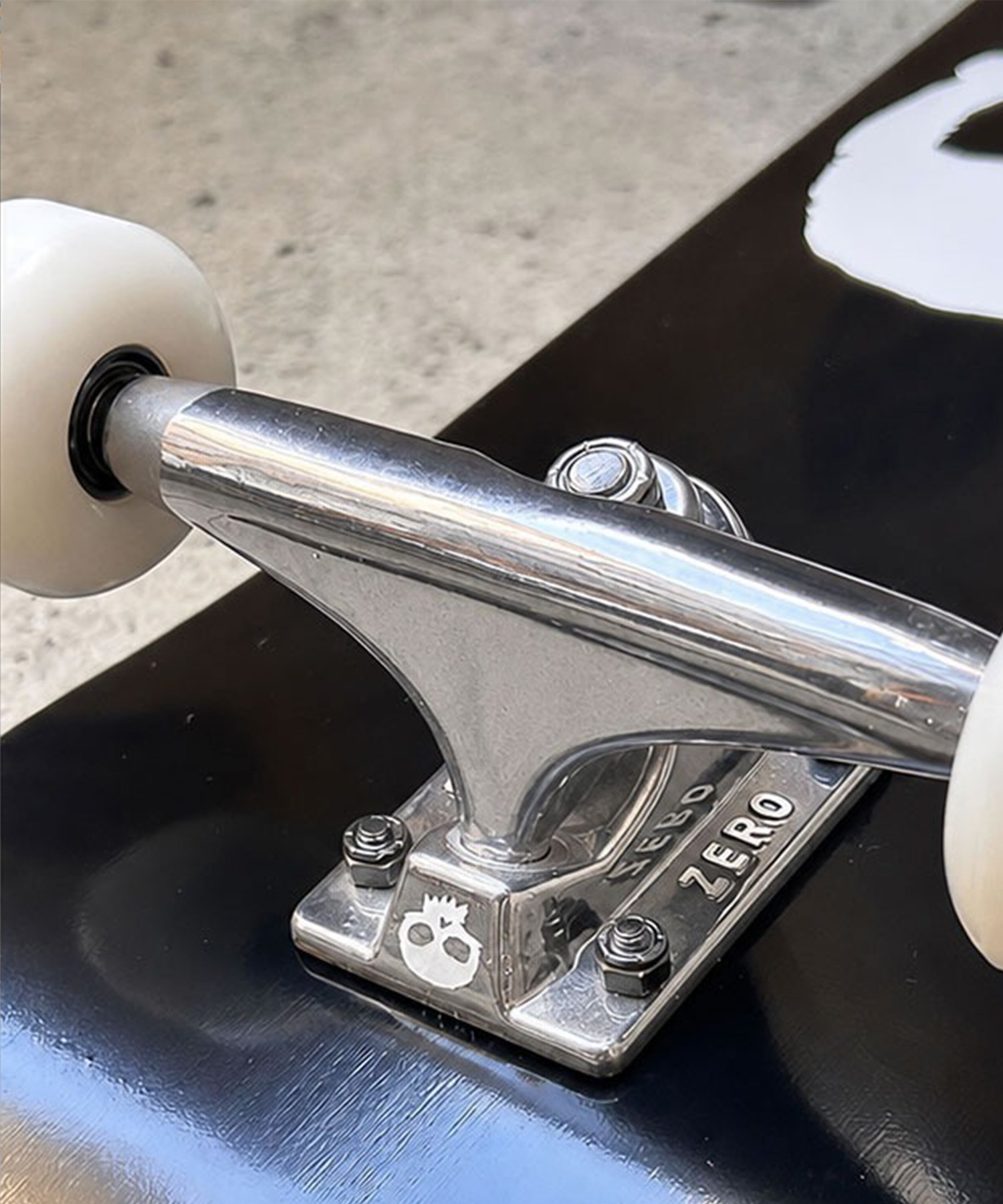 ZERO ゼロ SINGLE SKULL スケートボード コンプリート 8 インチ 初心者