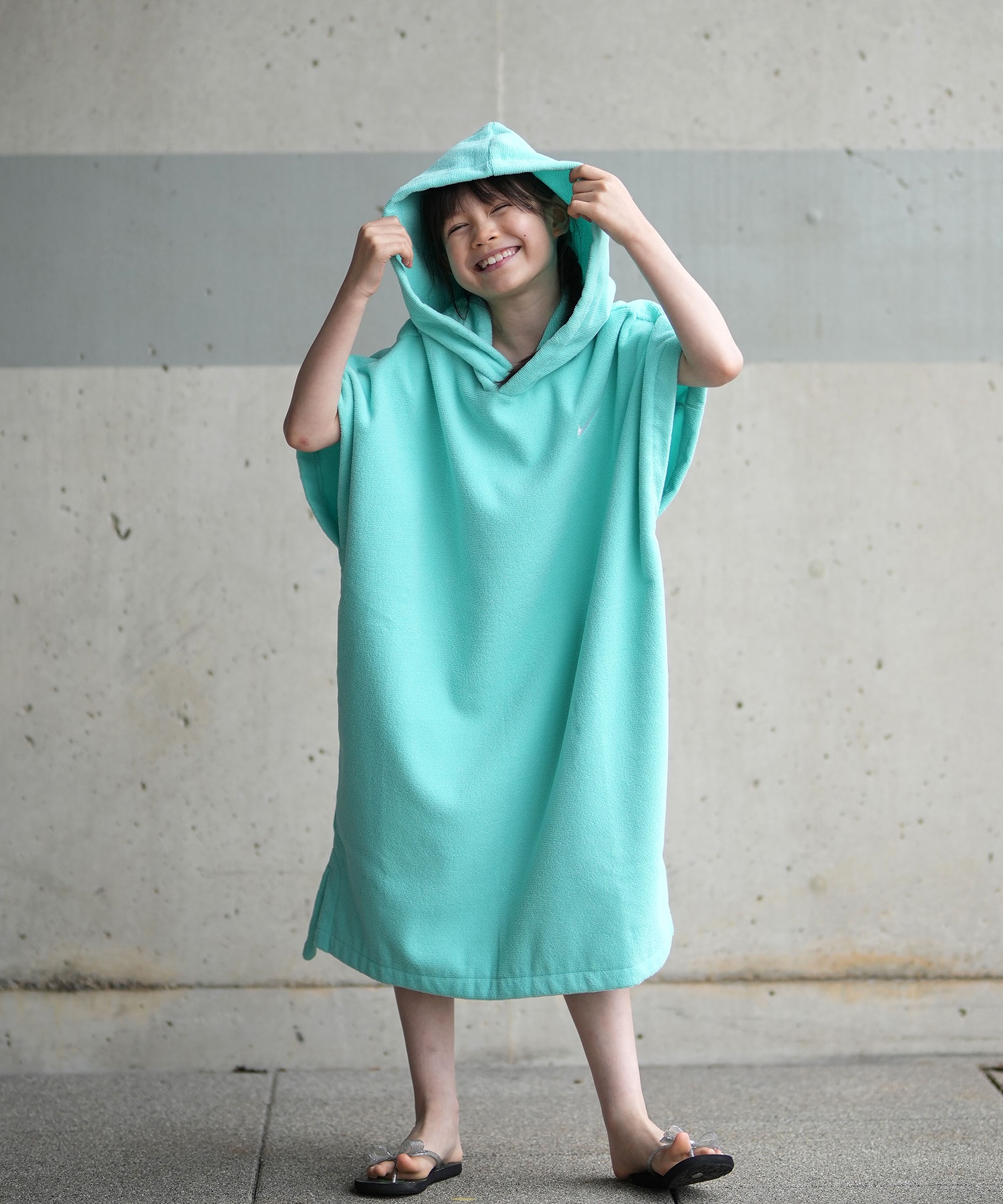 NIKE ナイキ お着替えポンチョ キッズ ジュニア 子供 タオル フード