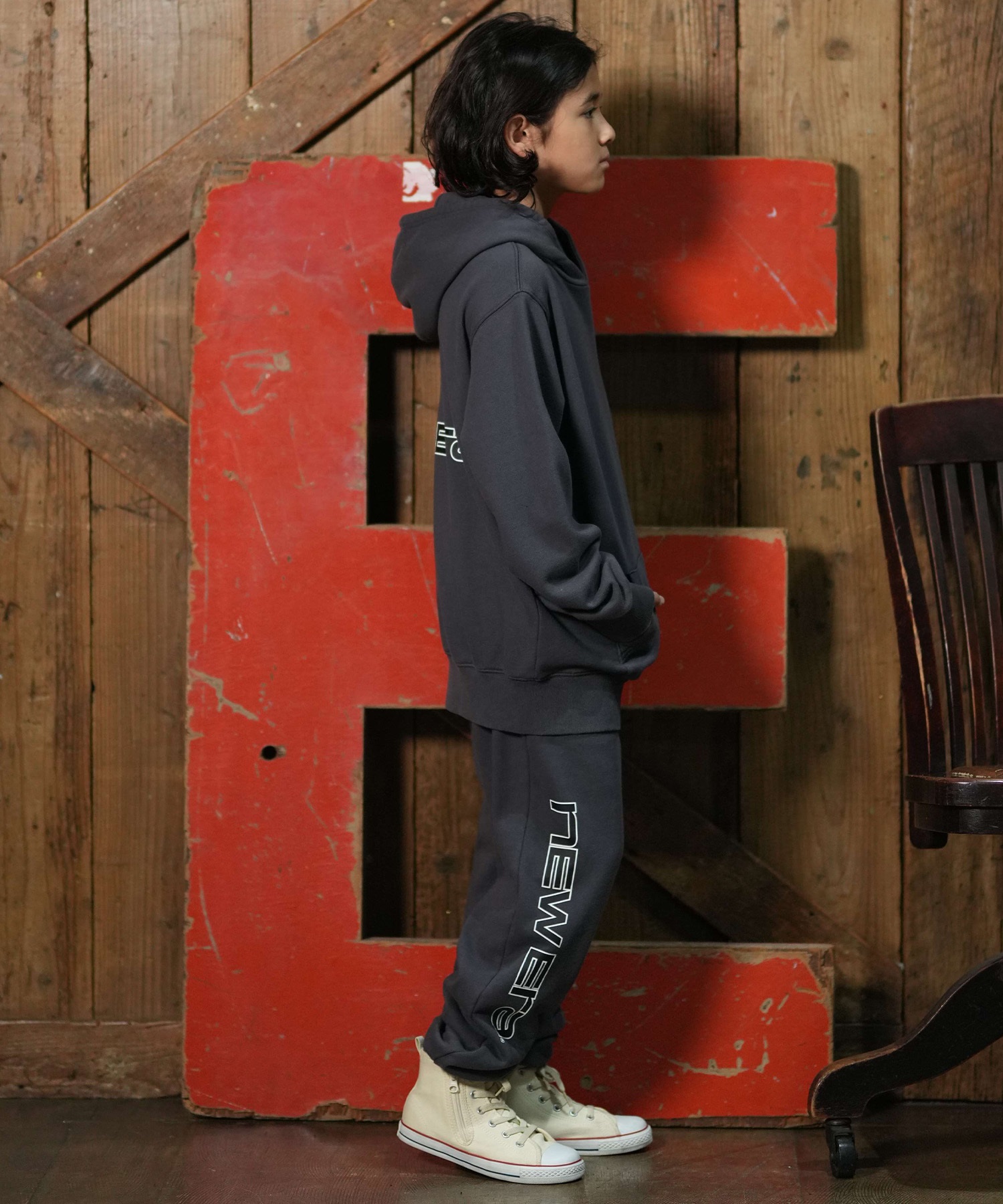 NEW ERA ニューエラ ロングパンツ キッズ 子供 ロゴ YTH SWPT BRAND