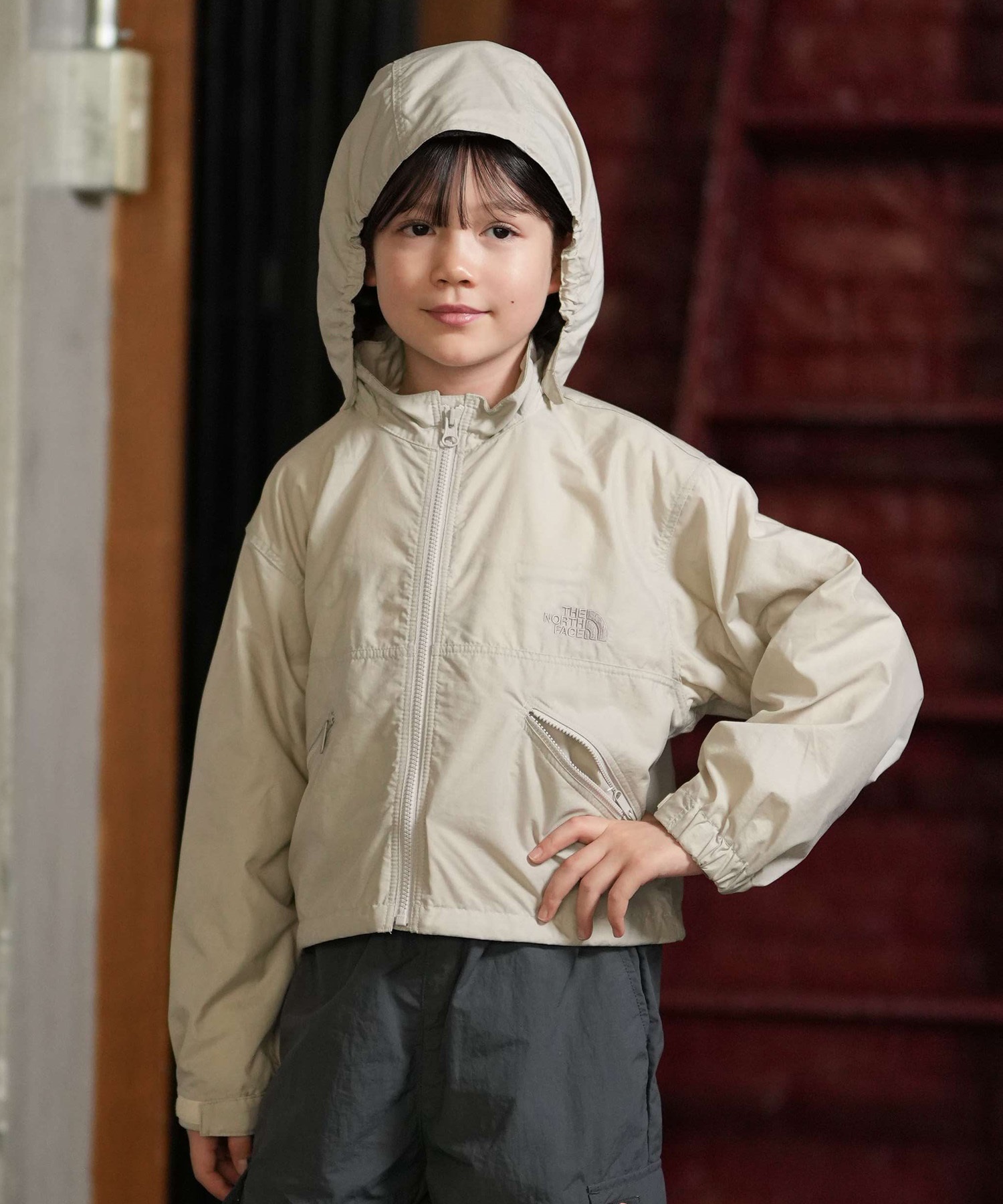 ノースフェイス　ウィンドブレーカー　ホワイト　レディース　子供用 THE NORTH FACE ザ・ノース・フェイス ジャケット キッズ 子供