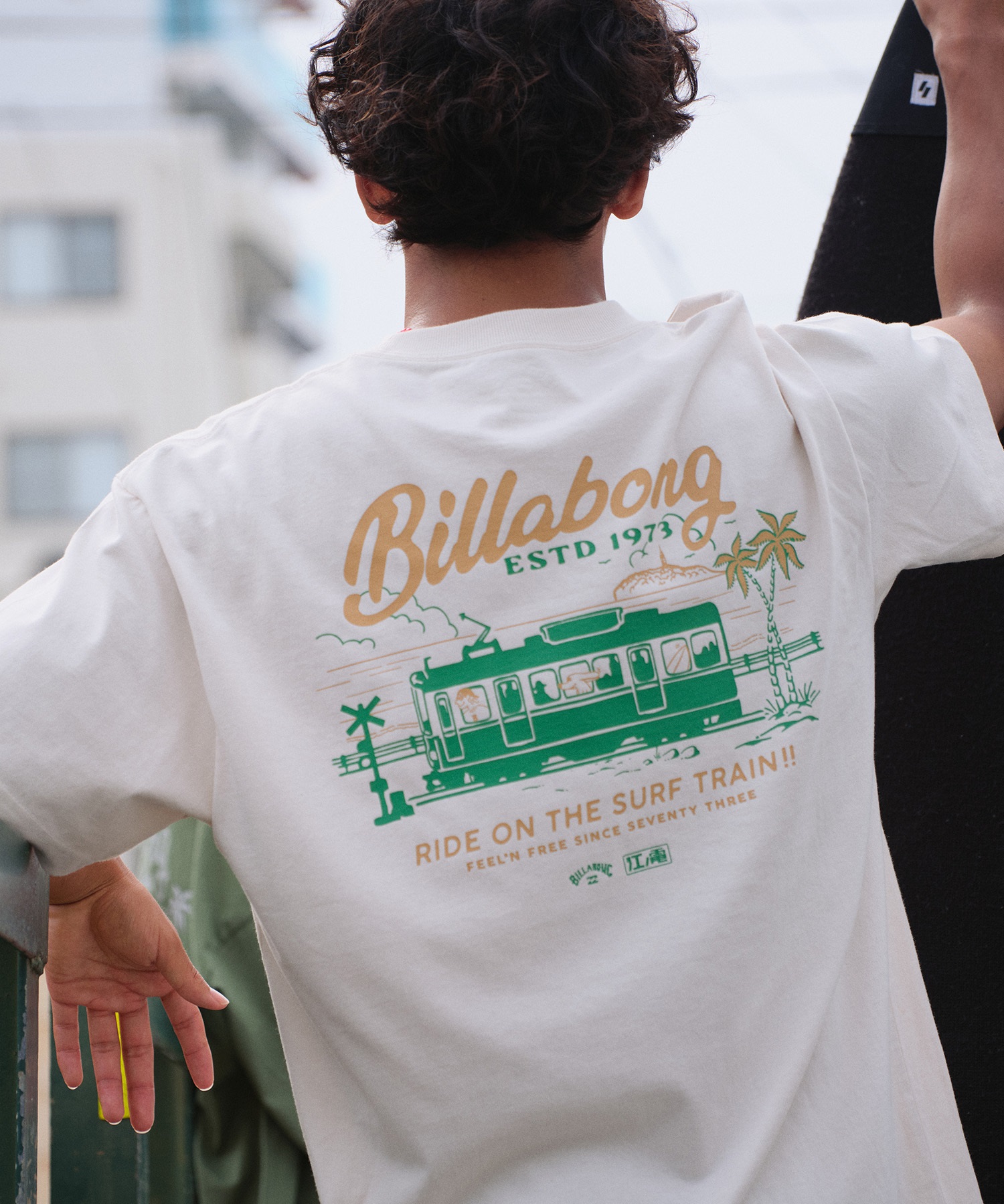 BILLABONG ビラボン × 江ノ電 コラボ 半袖 Tシャツ メンズ ロゴ バックプリント BG012214(CRM-M)