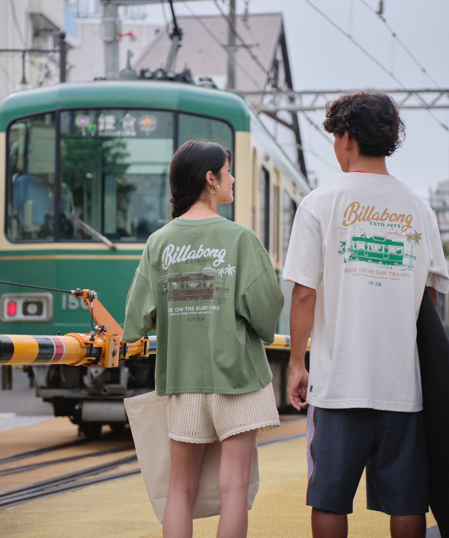 BILLABONG ビラボン × 江ノ電 コラボ 半袖 Tシャツ メンズ ロゴ バックプリント BG012214(CRM-M)
