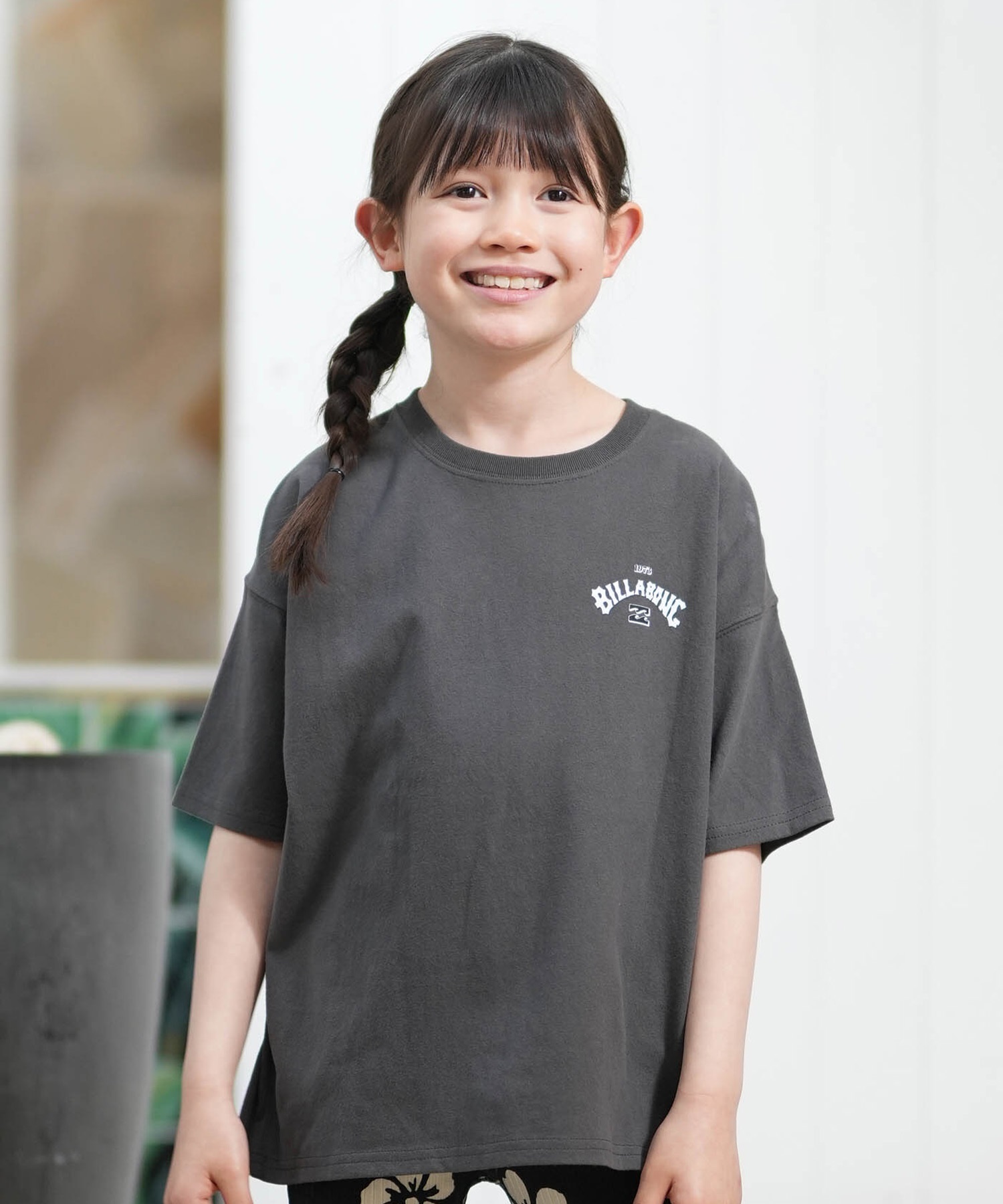 BILLABONG ビラボン 半袖 Tシャツ キッズ ジュニア 子供 バックプリント MESSAGE ARCH BG015251(OFB-130cm)