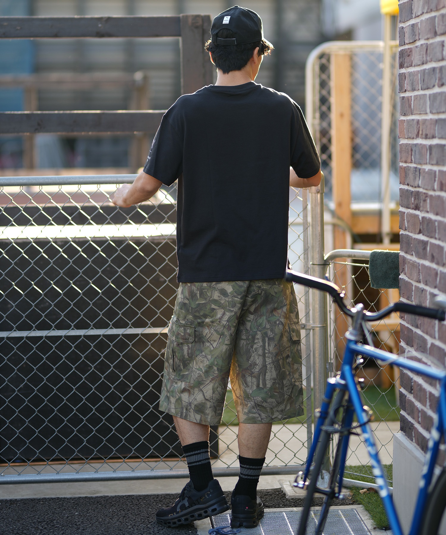 PUMA プーマ 半袖 Tシャツ メンズ モンスターハンターワイルズ コラボレーション 636486(01-M)