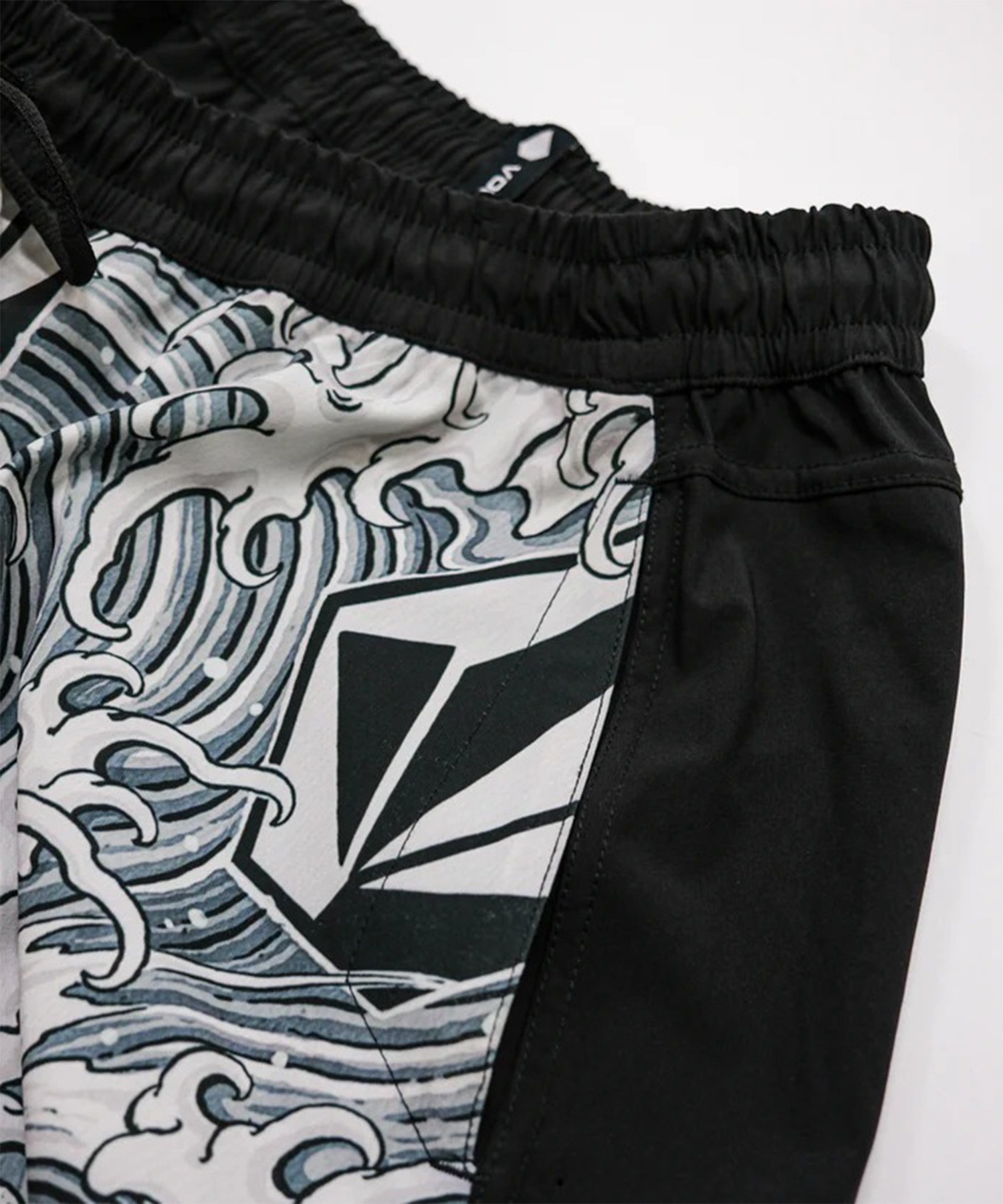 VOLCOM ボルコム 水着 海パン トランクス サーフパンツ メンズ 水陸