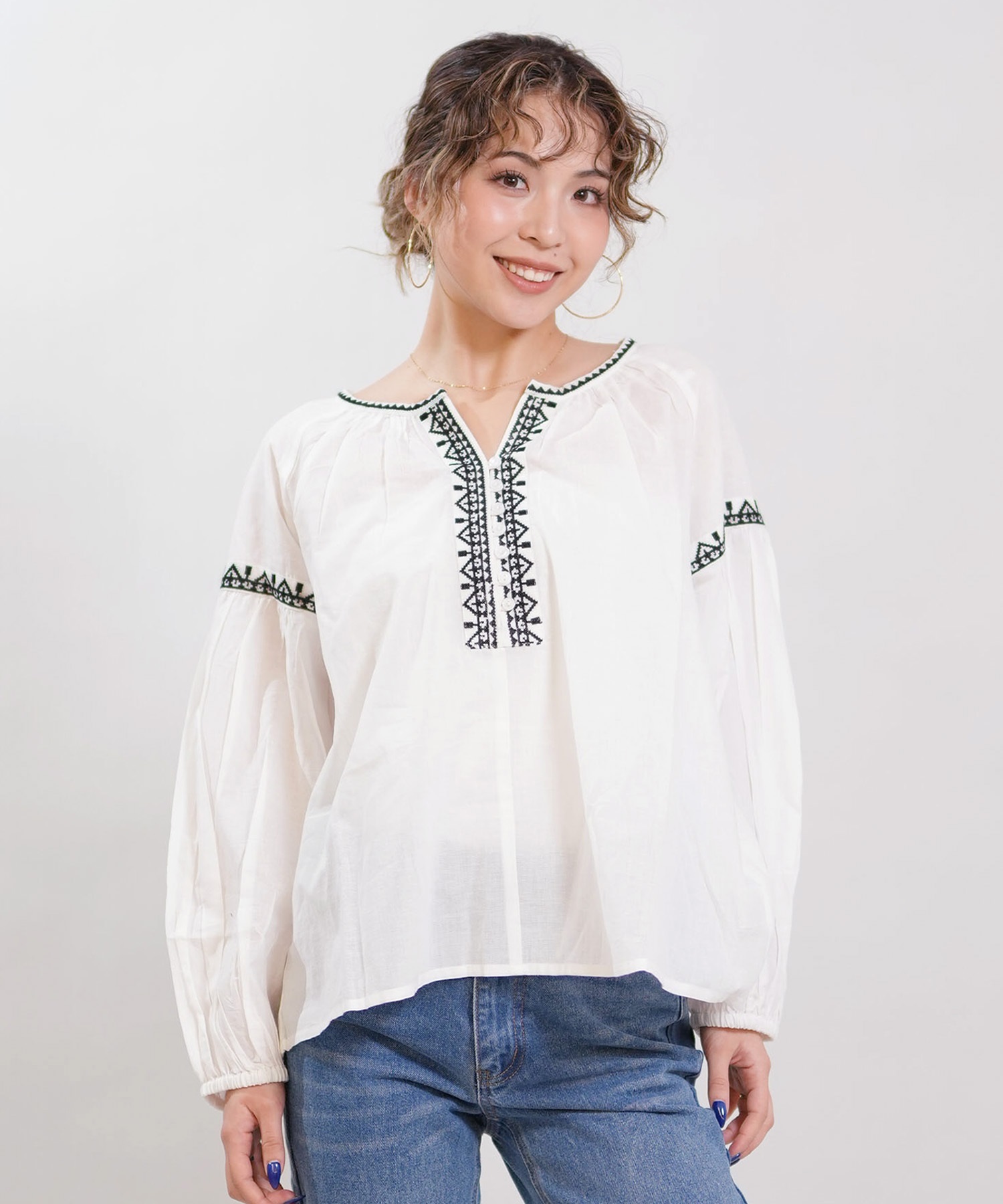 RIKKA FEMME リッカファム 長袖 シャツ レディース ブラウス 刺繍 キーネック RF6S-2601(WHT-FREE)