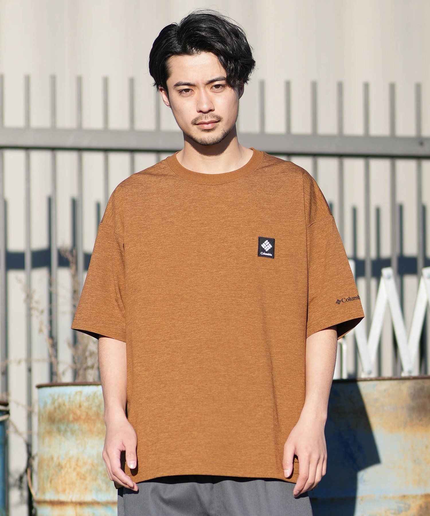 オムプリ　半袖　シャツ Columbia コロンビア 半袖 Tシャツ メンズ バックプリント 吸湿速乾 UV