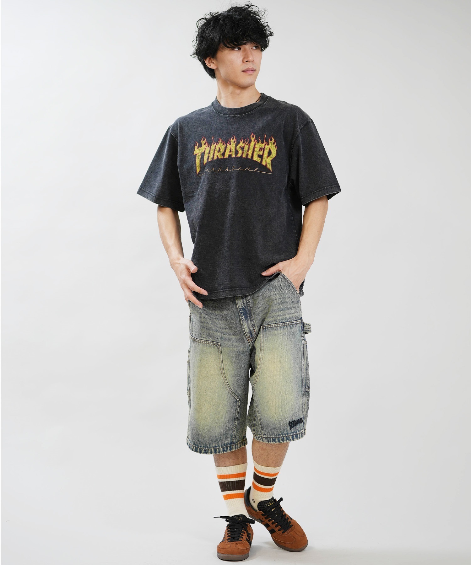 90s THRASHER スカルロゴ Tシャツ Hanesスミクロ 墨黒 THRASHER スラッシャー 半袖 Tシャツ メンズ フロントプリント ロゴ