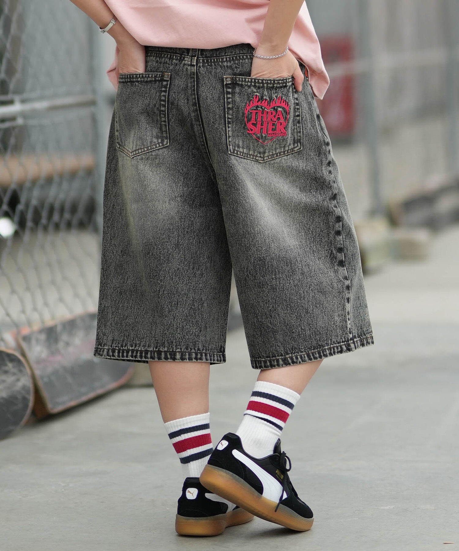 80sHanesボディーTHRASHER MAGAZINEスウェットハーフパンツ THRASHER スラッシャー ハーフパンツ レディース デニム Gパン