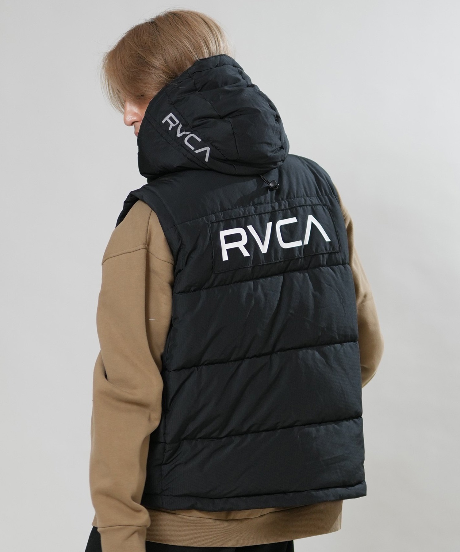 RVCA ルーカ ベスト メンズ ロゴ バックプリント 中綿 軽量 BG042751