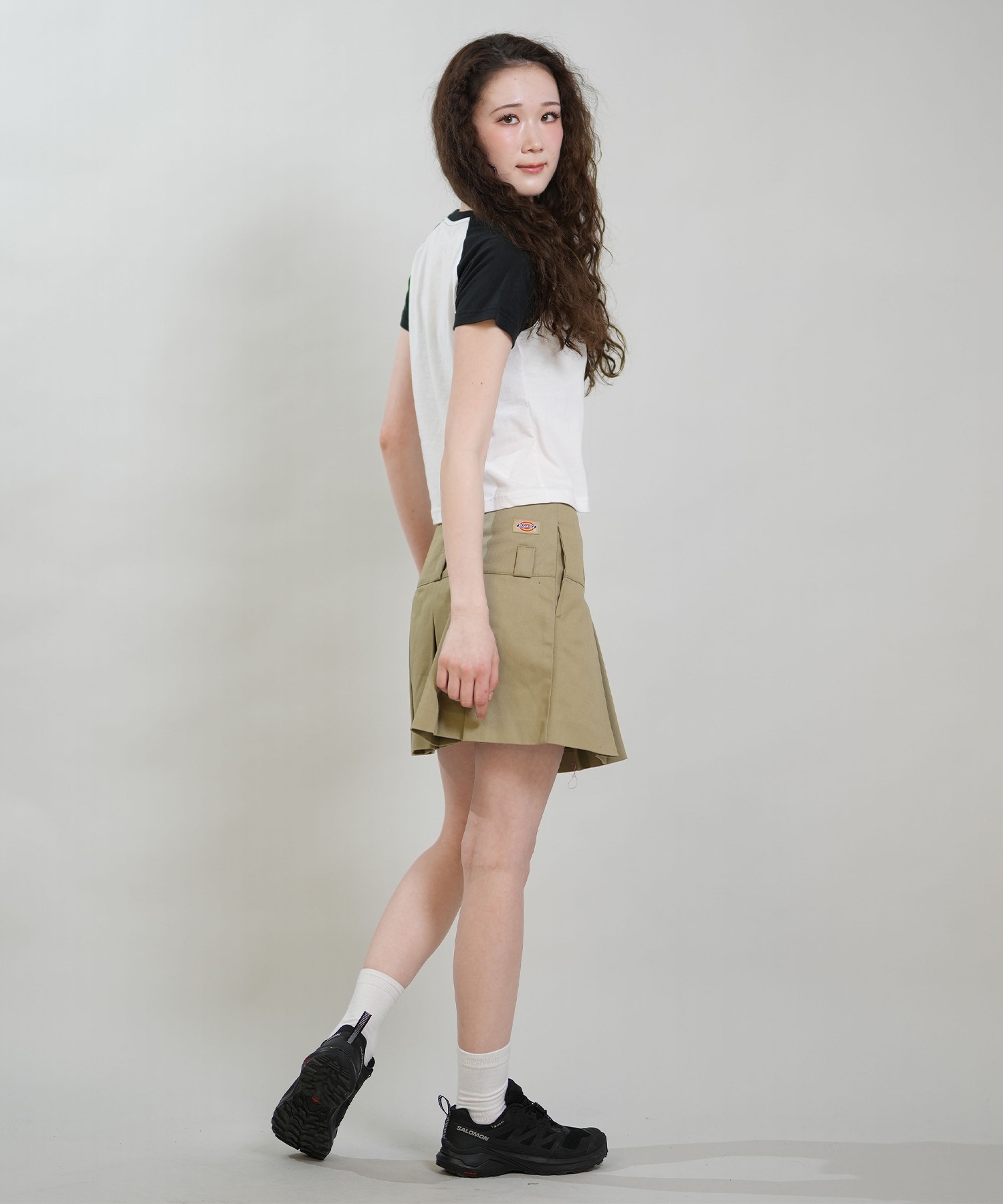 RVCA ルーカ 半袖 Tシャツ レディース クロップド丈 ショート丈 ROAM RAGLAN CROPPED BABY TEE BG043204(BLK-S)