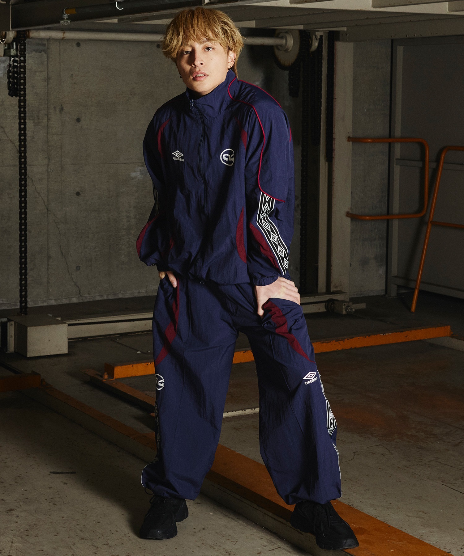 【予約商品 5月上旬より順次発送】UMBRO アンブロ × ALAN SHIRAHAMA トラックジャケット UM26SSAL-BZ01(BLACK-M)