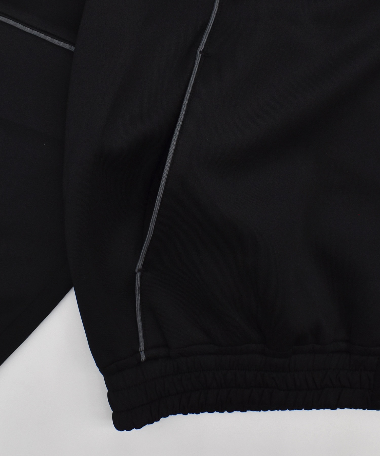 【予約商品 5月上旬より順次発送】UMBRO アンブロ × ALAN SHIRAHAMA カット トラックジャケット UM26SSAL-TP01(BLACK-M)