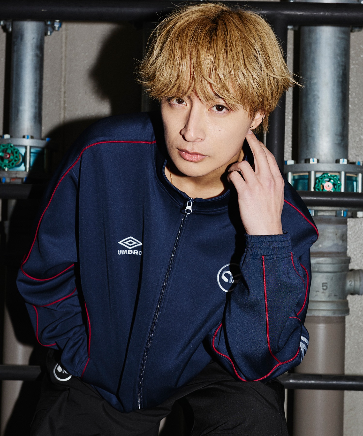 【予約商品 5月上旬より順次発送】UMBRO アンブロ × ALAN SHIRAHAMA カット トラックジャケット UM26SSAL-TP01(BLACK-M)