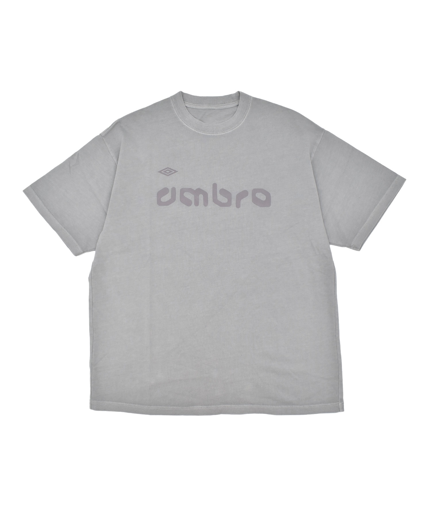 【予約商品 5月上旬より順次発送】UMBRO アンブロ × ALAN SHIRAHAMA 半袖 Tシャツ UM26SSAL-CS01(C.GRAY-M)
