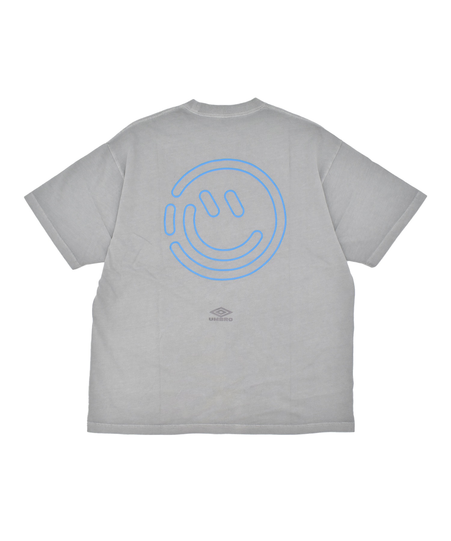 【予約商品 5月上旬より順次発送】UMBRO アンブロ × ALAN SHIRAHAMA 半袖 Tシャツ UM26SSAL-CS01(C.GRAY-M)