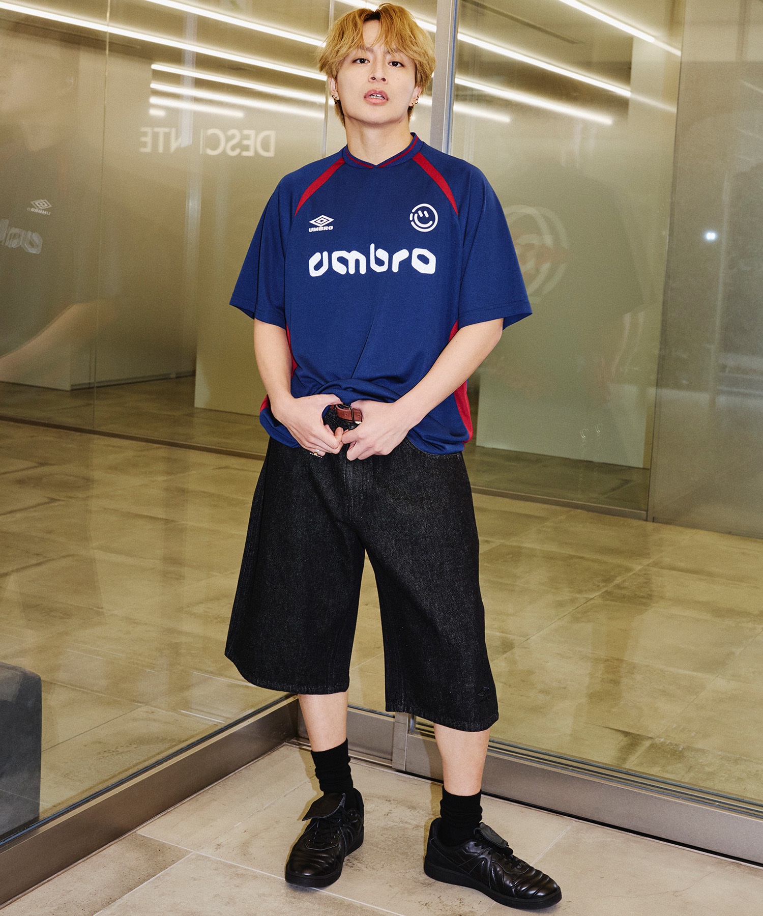 【予約商品 5月上旬より順次発送】UMBRO アンブロ × ALAN SHIRAHAMA ゲームシャツ 半袖 Tシャツ UM26SSAL-GS01(BLACK-M)