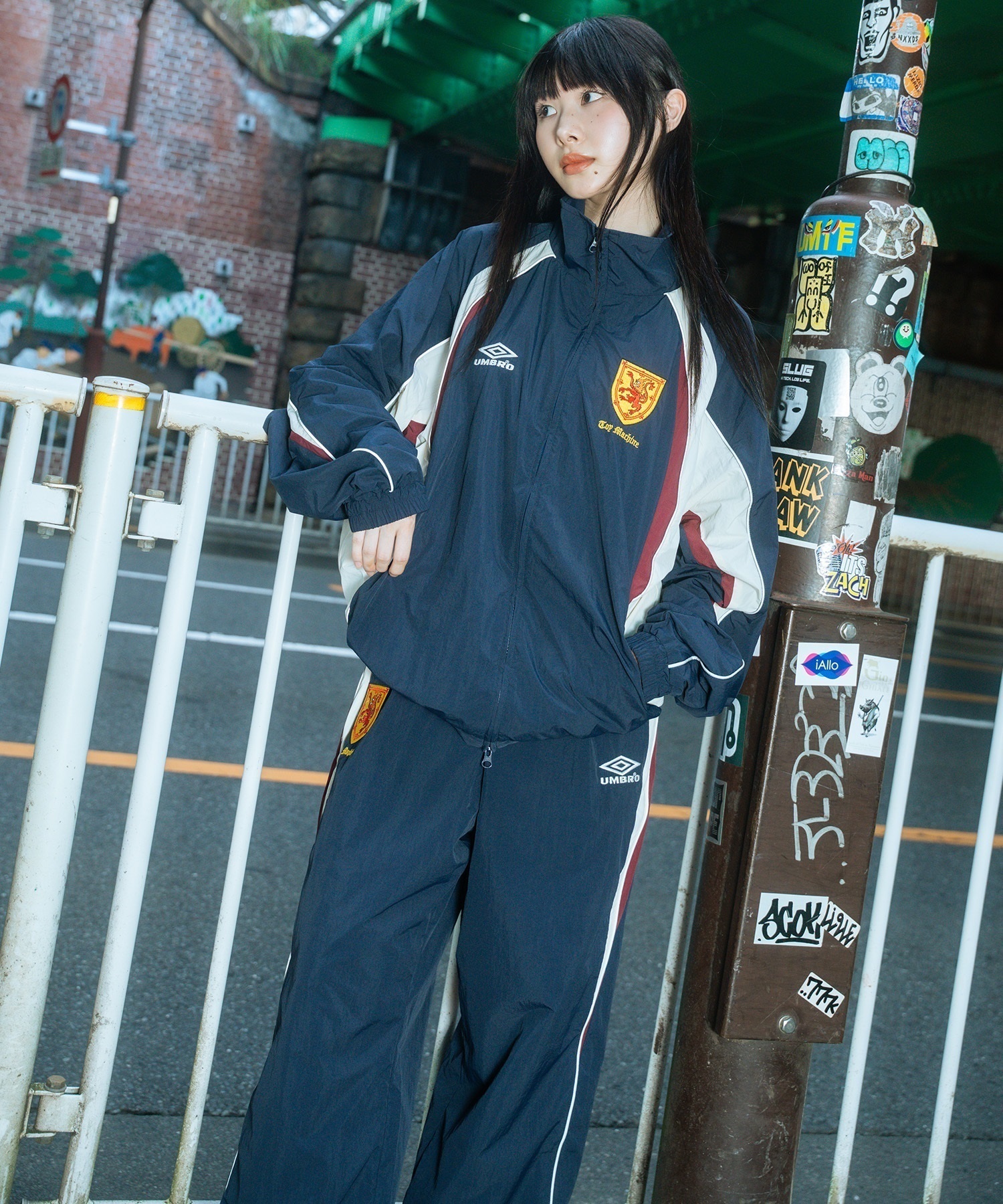 【予約販売】UMBRO アンブロ × TOY MACHINE トイマシーン コラボ トラックパンツ メンズ セットアップ対応 MD3726FWMSPT02 ムラサキスポーツ限定(BLACK-S)