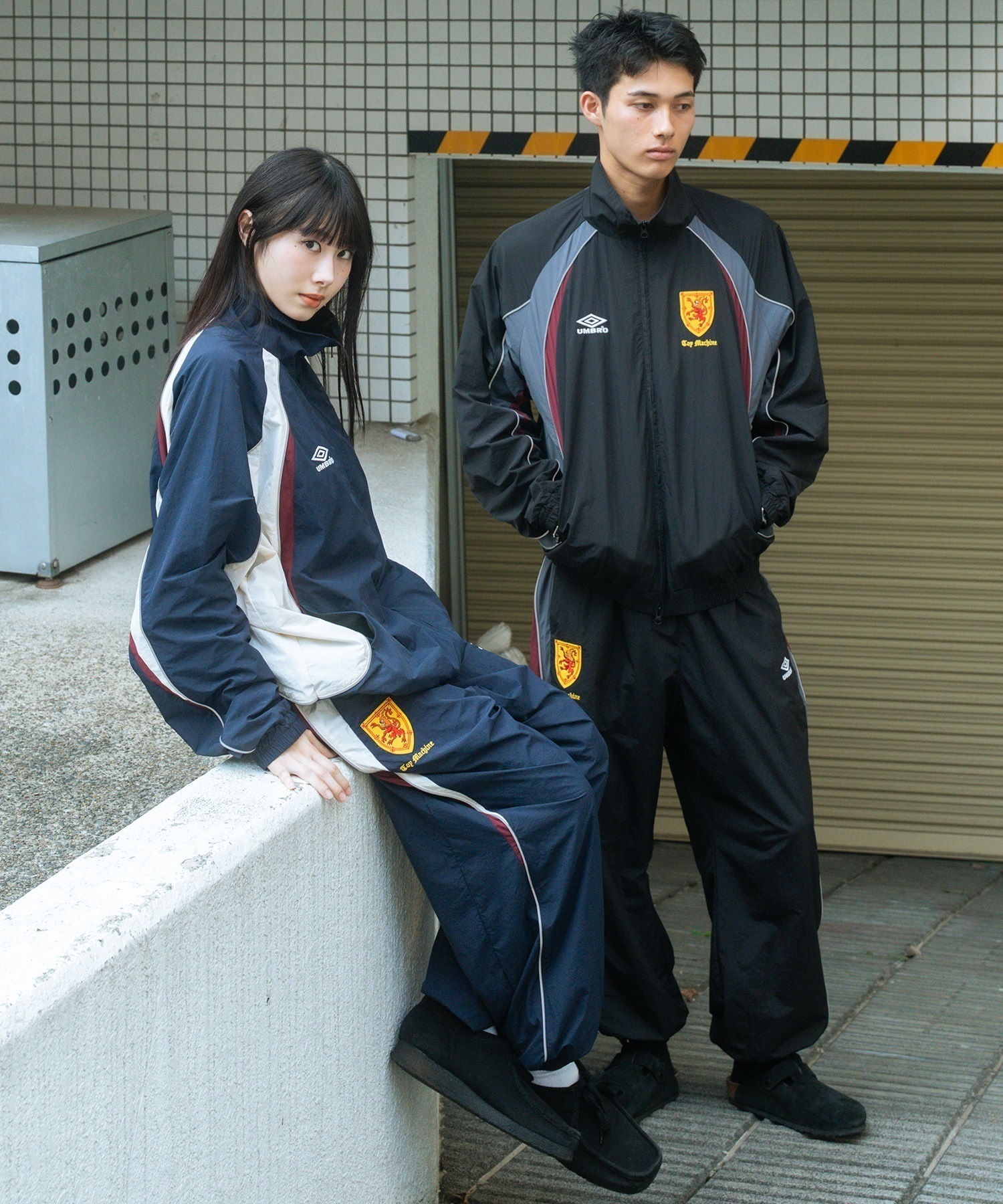 【予約販売】UMBRO アンブロ × TOY MACHINE トイマシーン コラボ トラックパンツ メンズ セットアップ対応 MD3726FWMSPT02 ムラサキスポーツ限定(BLACK-S)