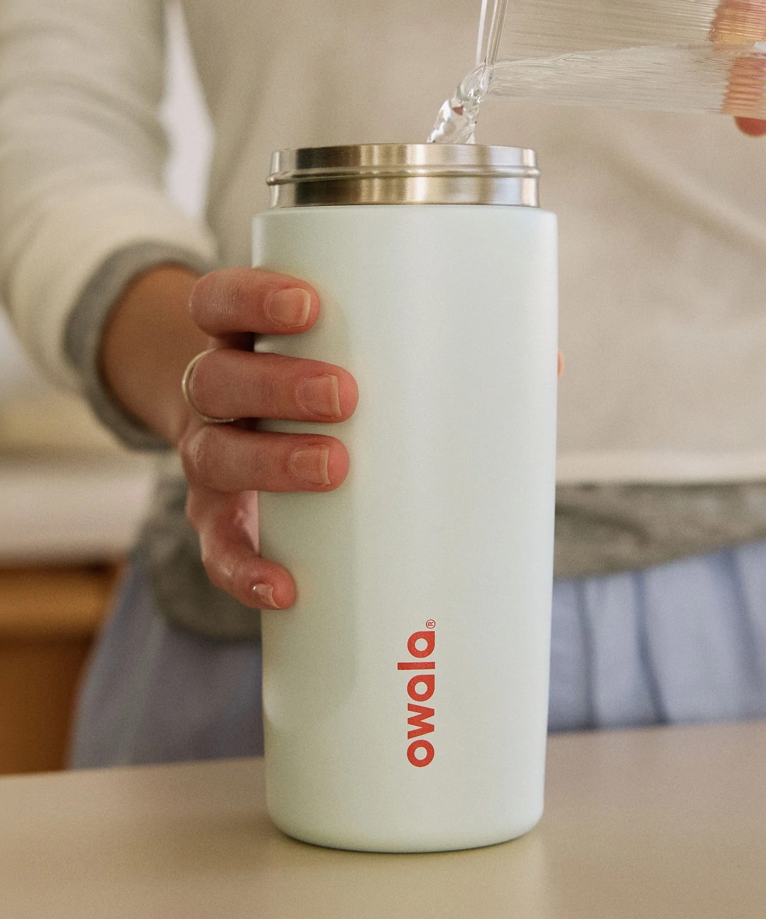 owala オワラ 水筒 ウォーターボトル FreeSip フリーシップ 24oz 710ml owala オワラ 水筒 ウォーターボトル FreeSip フリーシップ 24oz 710ml