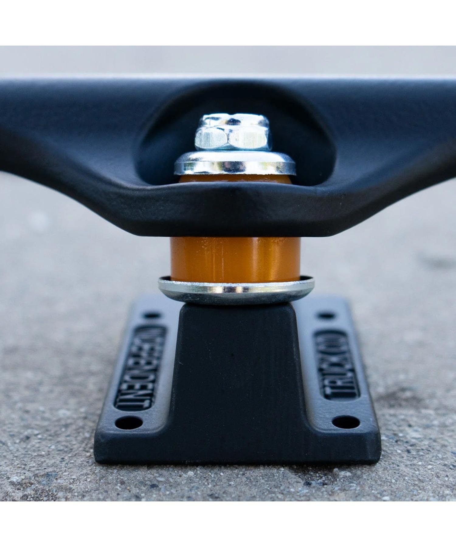 トラック INDEPENDENT インディペンデント BLACKOUT STANDARD TRUCKS