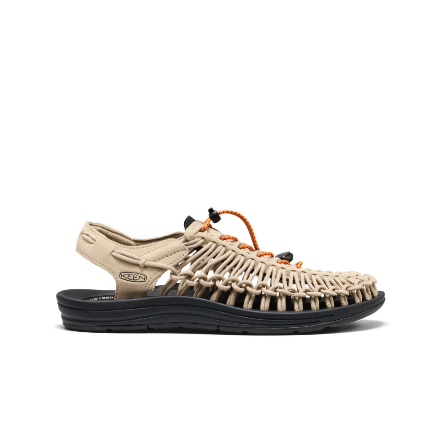 2c36252a2ea5431d003de3a2c71dc2811f9ad3e6jpg - SHOP NEWS | ムラサキスポーツオンラインストア 通販 Beige outdoor sandal with a woven upper and orange bungee laces, black rugged outsole