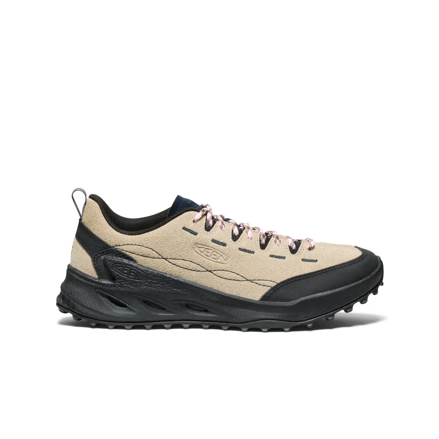 f0c1acf254e15b459815770b6cc44ee03dc31cfbjpg - SHOP NEWS | ムラサキスポーツオンラインストア 通販 Beige Keen hiking shoe with black sole, pink laces, and navy accents viewed from the side.