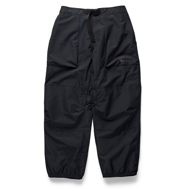 LS2 SHELL PANT - SHOP NEWS | ムラサキスポーツオンラインストア 通販 Black nylon cargo pants with elastic cuffs, drawstring waist, and side pockets laid flat.