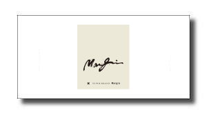 Q3KlyygY - SHOP NEWS | ムラサキスポーツオンラインストア 通販 Beige vertical card with a black cursive logo centered on a white background.