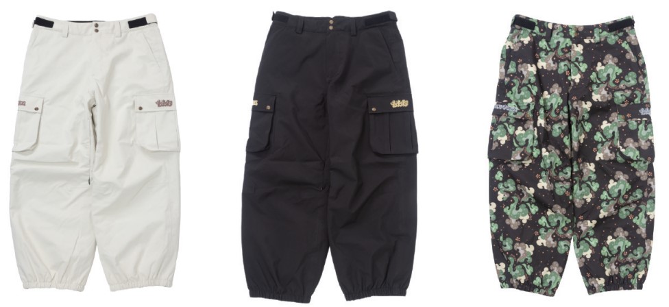 スクリーンショット 2026-05-20 160813 - SHOP NEWS | ムラサキスポーツオンラインストア 通販 Three cargo pants in beige, black, and dark camouflage shown side by side, each with multiple pockets and elastic hems at the cuffs.