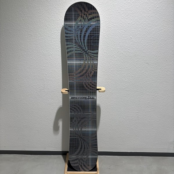 スノーボード 011artistic D-LIGHT 08-09【011Artistic】D-LIGHT LTD 156cm | ムラサキスポーツの中古