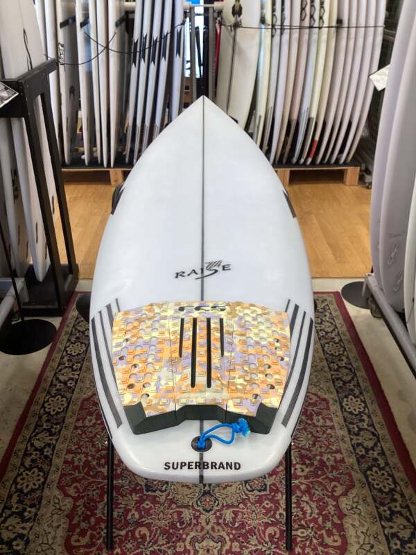 SUPERBRAND】RAISE 5'11” | ムラサキスポーツの中古バリューサーフボード