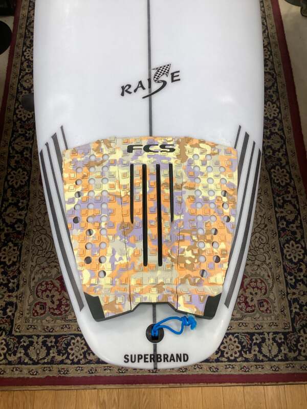SUPERBRAND】RAISE 5'11” | ムラサキスポーツの中古バリューサーフボード