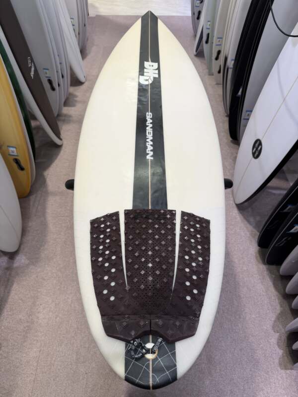DHD】SANDMAN 5´11 | ムラサキスポーツの中古バリューサーフボード